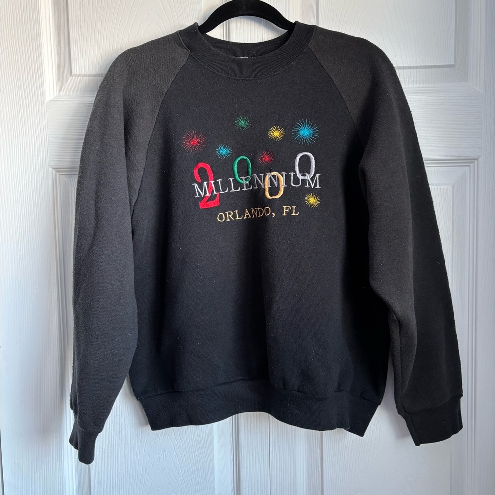 Vintage 2000 Fruit of the Loom Black Crewneck Sweater - Orlando, FL